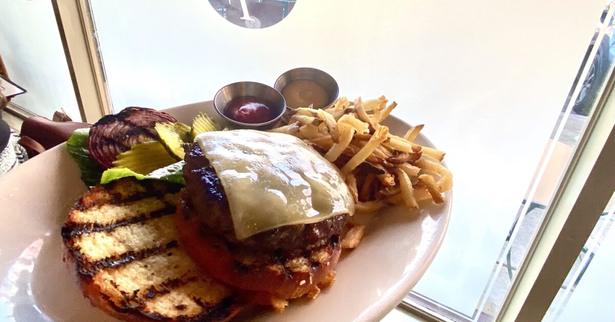 Chez Fonfon: Best cheeseburger in Alabama again