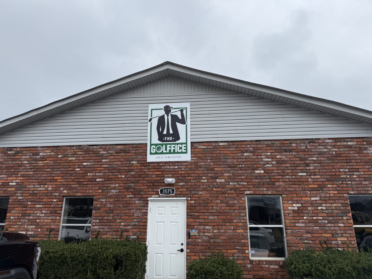 Popular indoor golf simulator opens second location in Trussville