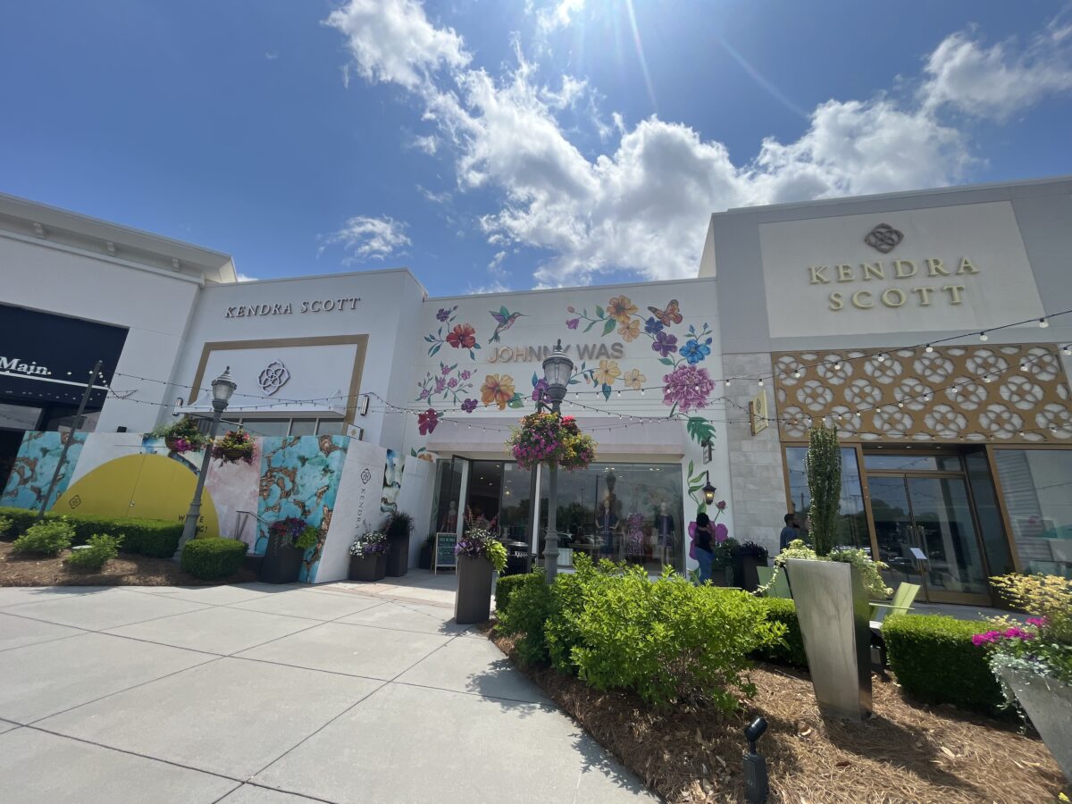 Kendra Scott at The Summit is on the move—but it’s not going far