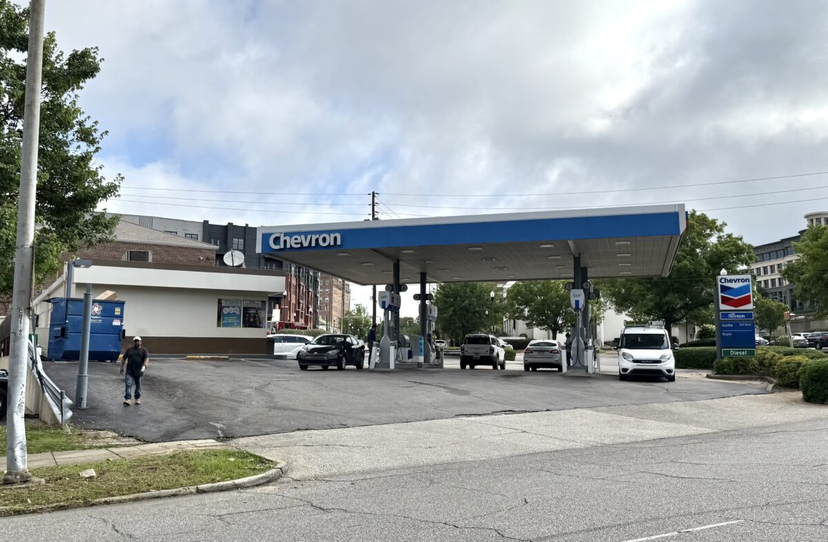Longtime Highland Park gas station sells land for M
