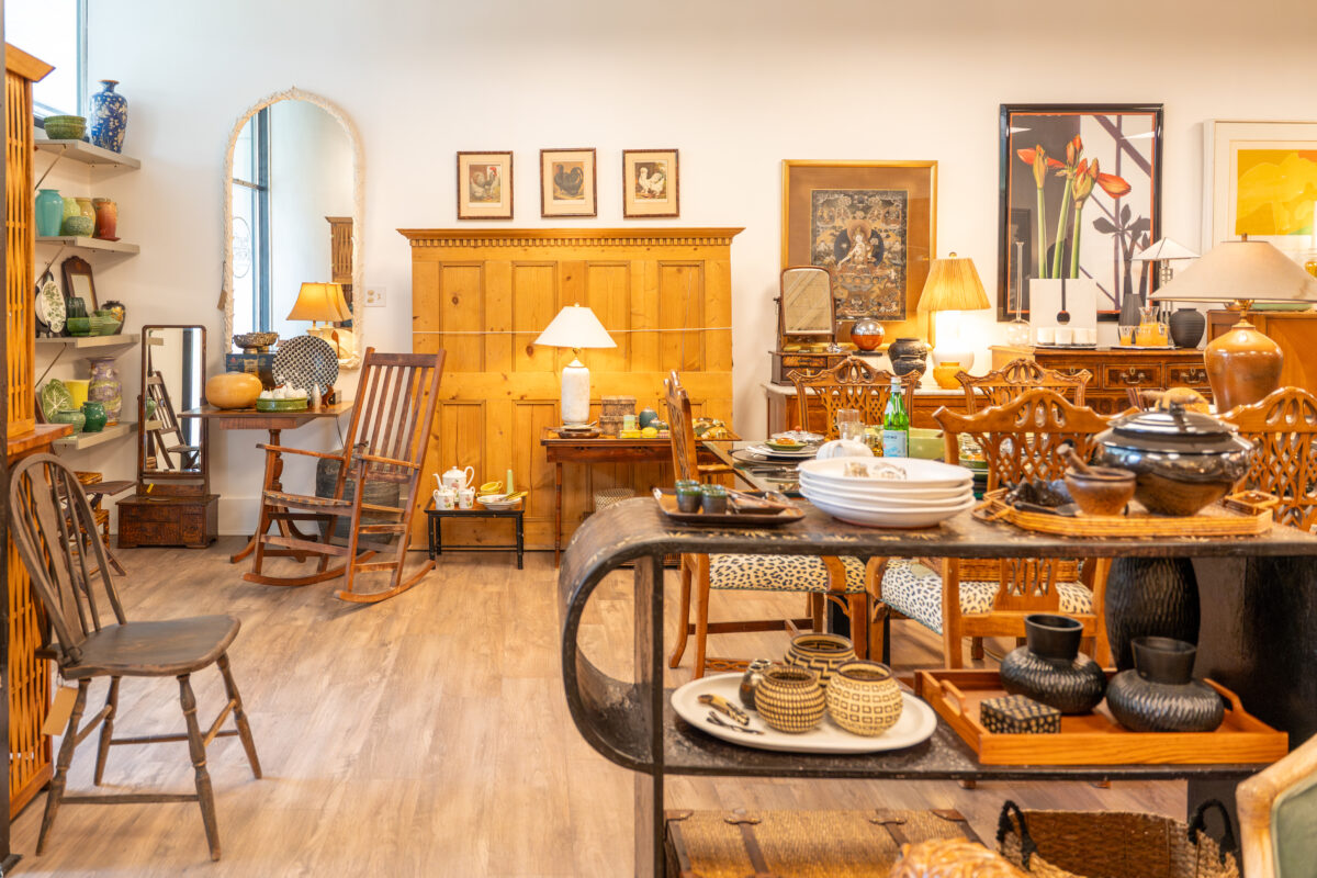 New home furnishing store open in Forest Park