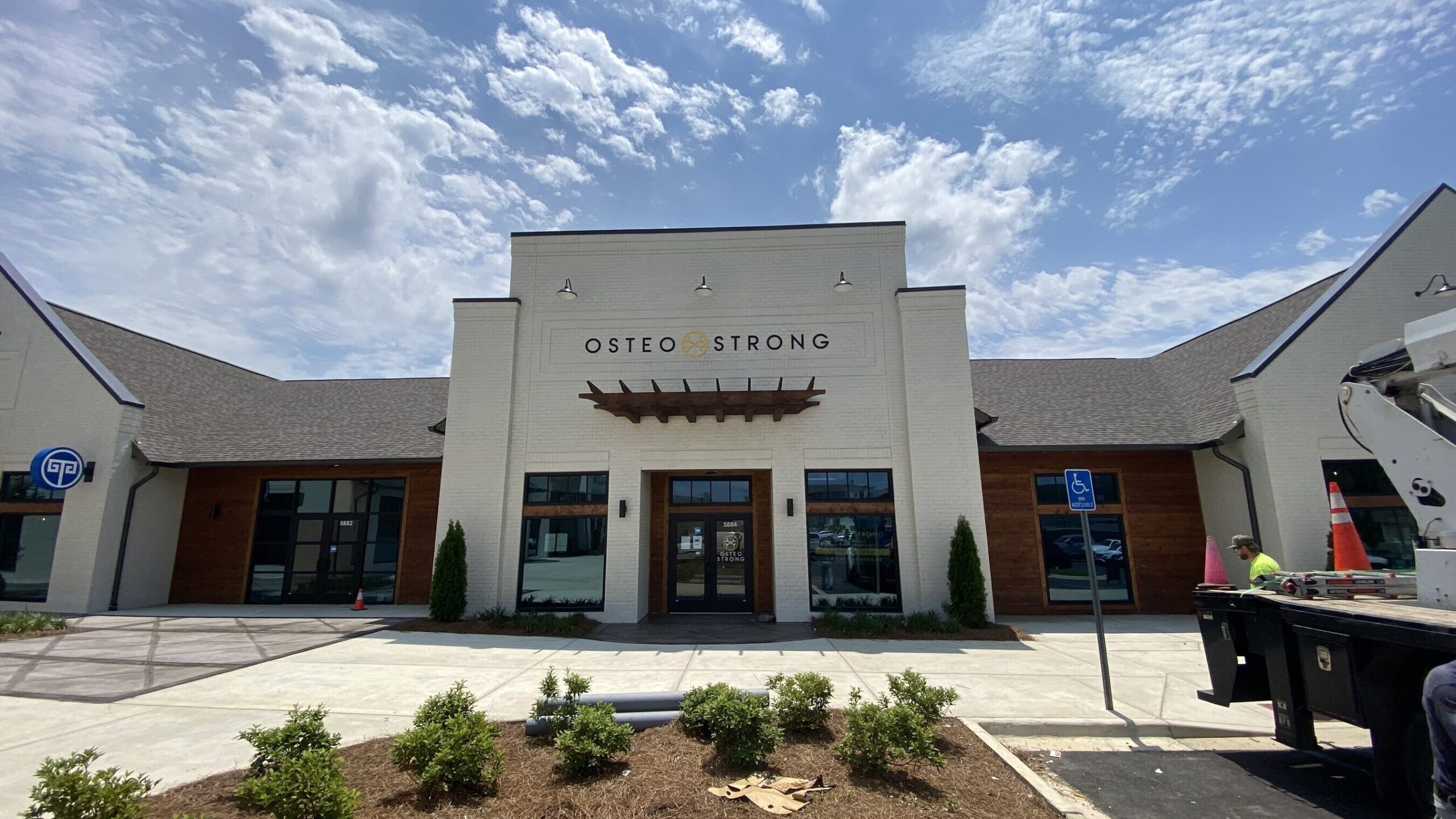 Hoover’s Knox Square expands with new joint + wellness center