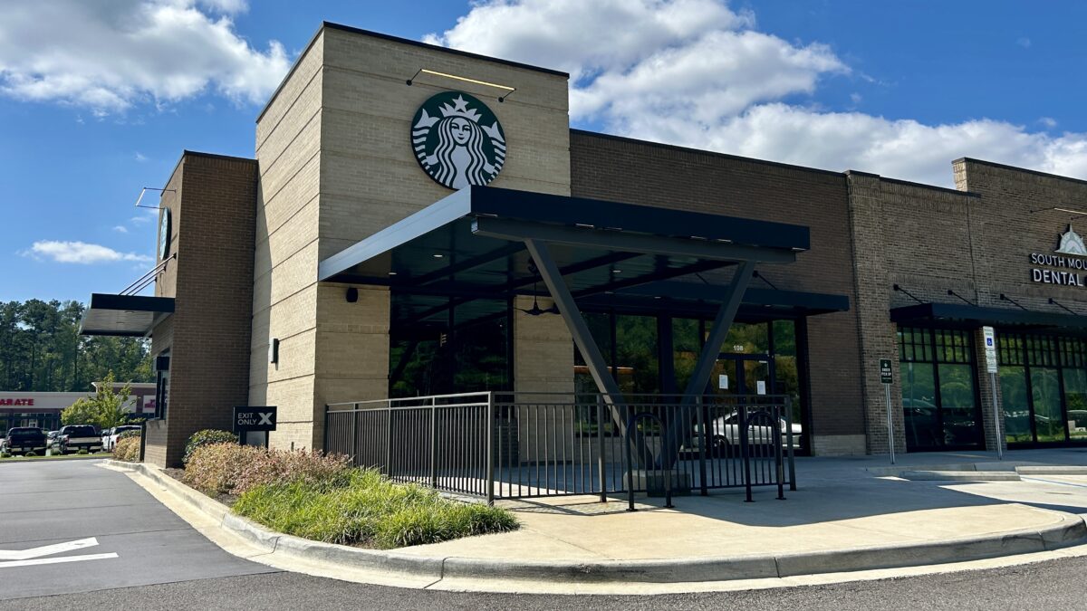 Vestavia Hills Starbucks permanently closes its doors despite community protest
