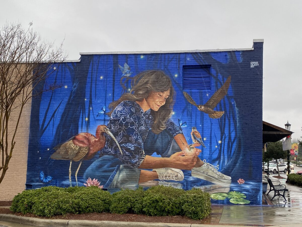 2 new murals are lighting up Montevallo—meet the artist + photos 2 new murals are lighting up Montevallo—meet the artist + photos