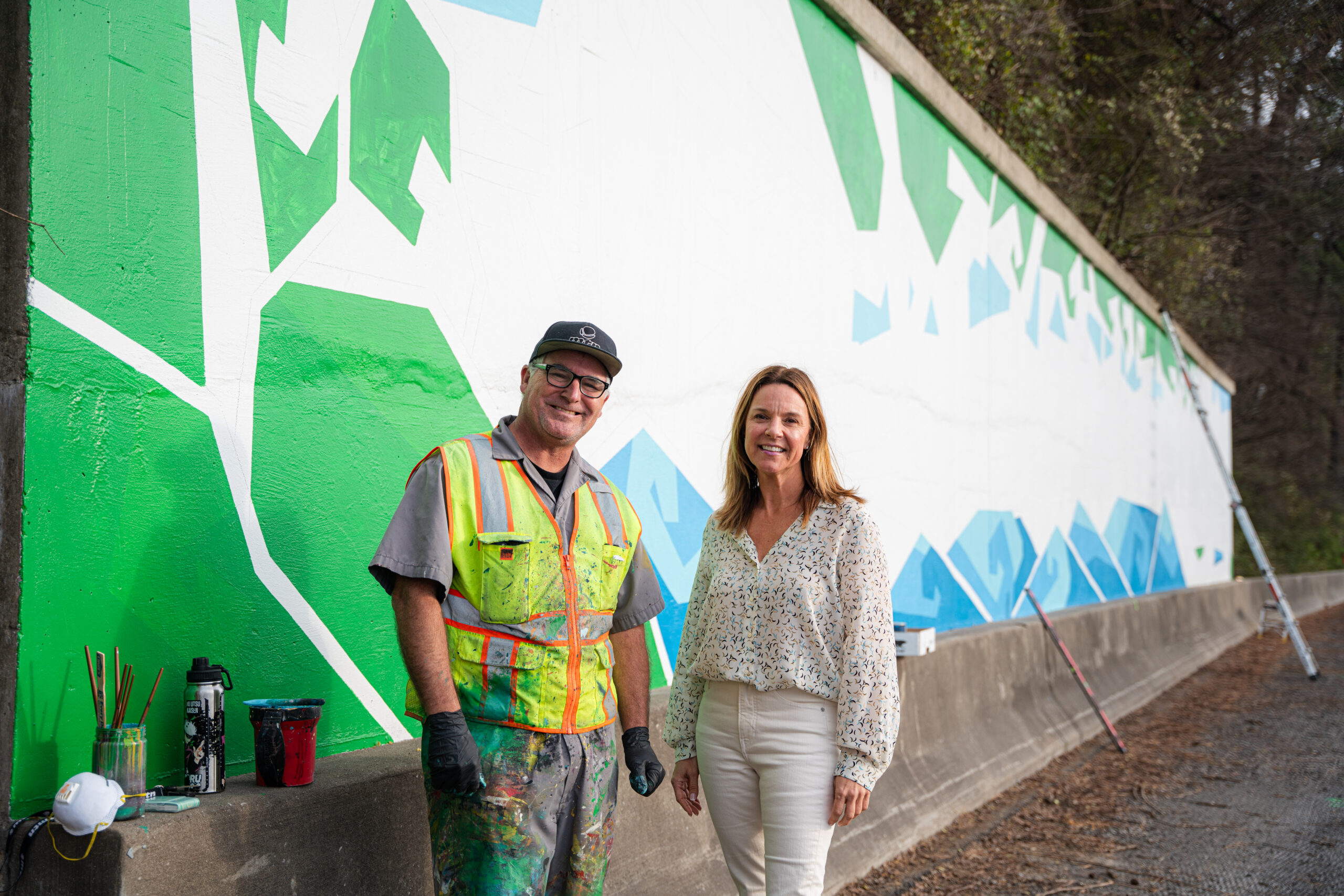 What’s the new mural going up on U.S. 280 in Mountain Brook?
