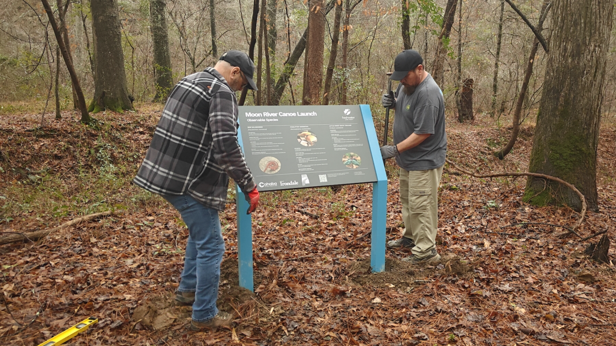 Freshwater Land Trust installs new info signs in Irondale public access canoe launches