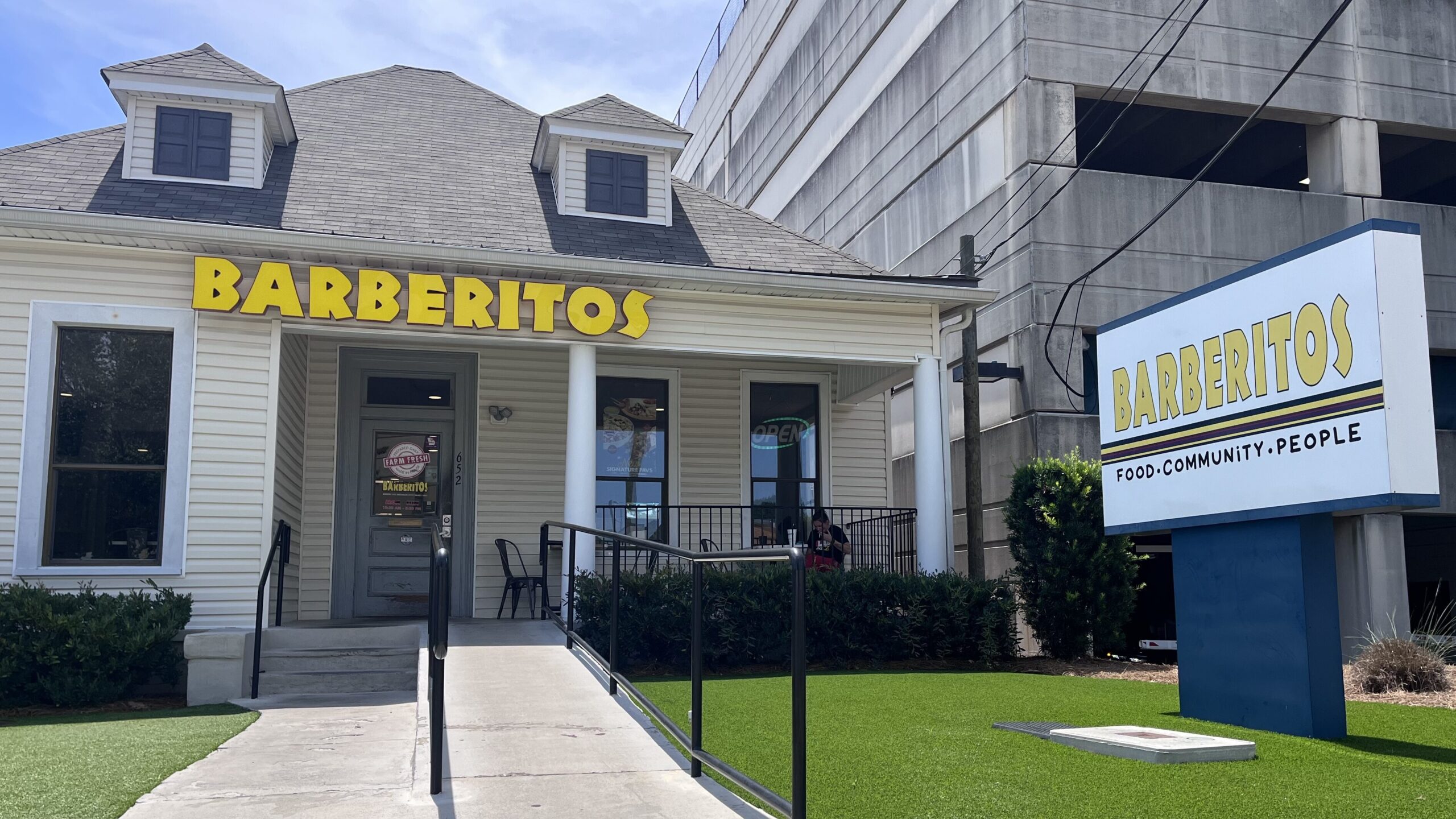 Barberitos Restaurant With Outdoor Seating