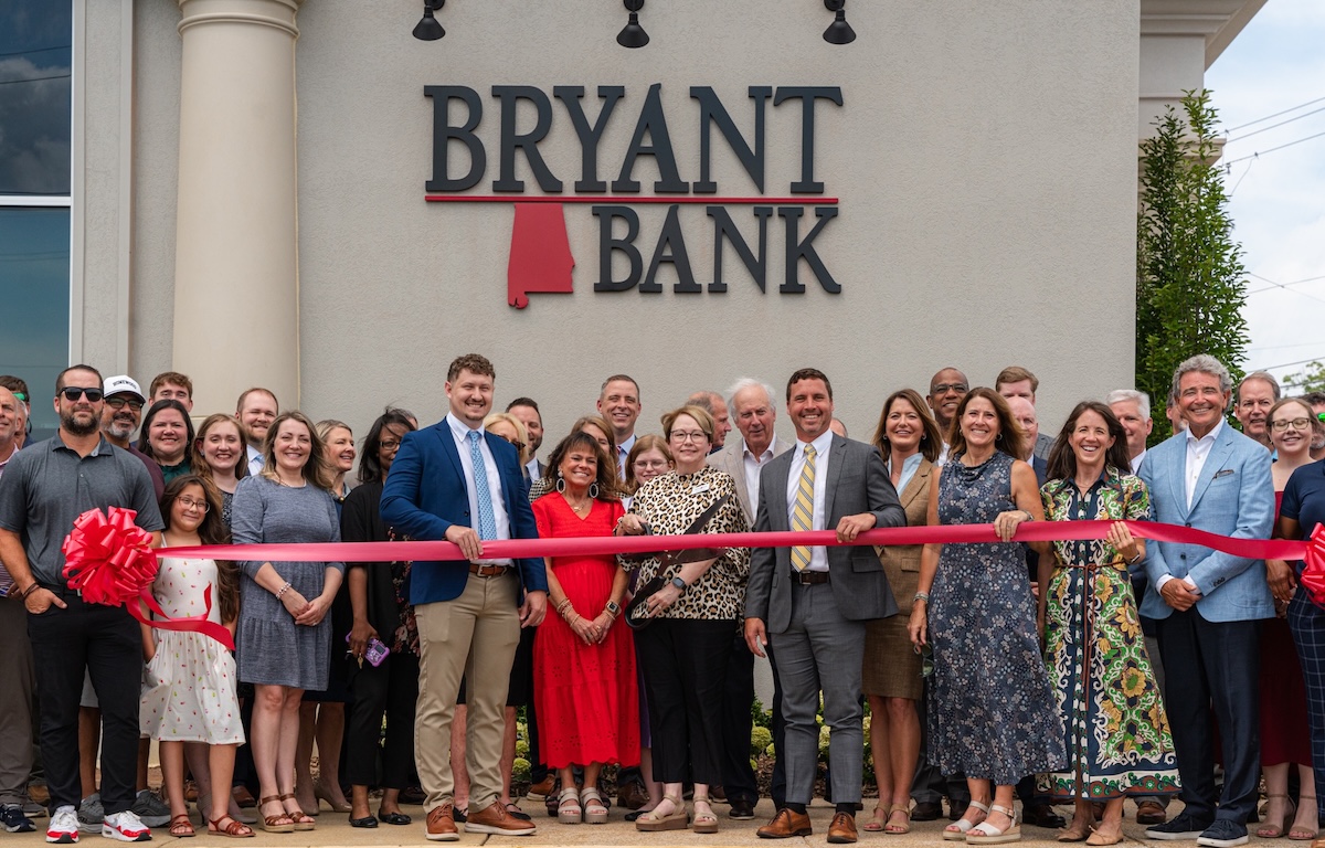The Alabama bank growing along with Homewood—new location now open