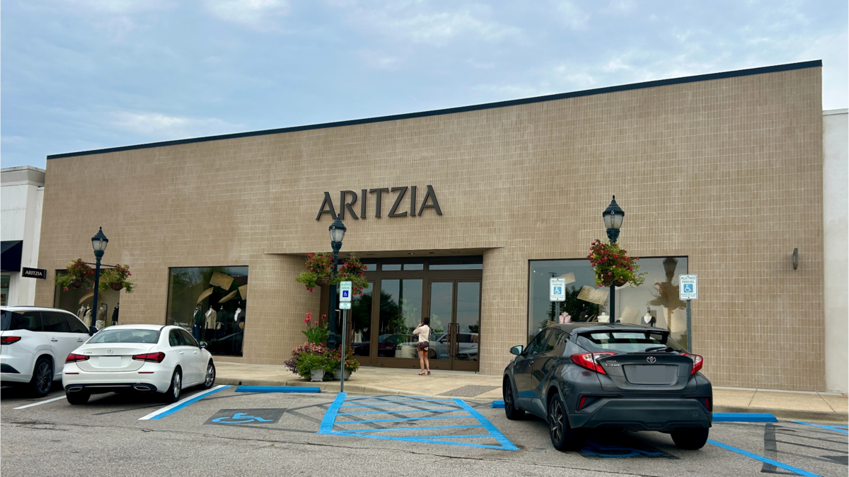Aritzia now open at The Summit: Location + hours